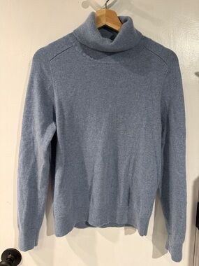 Quince Women's 100% Cashmere Light Blue Turtleneck Sweater